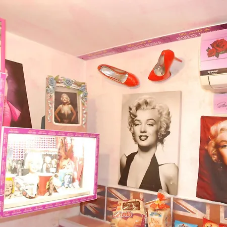 La Casita De Marilyn Airport & Гостьовий будинок