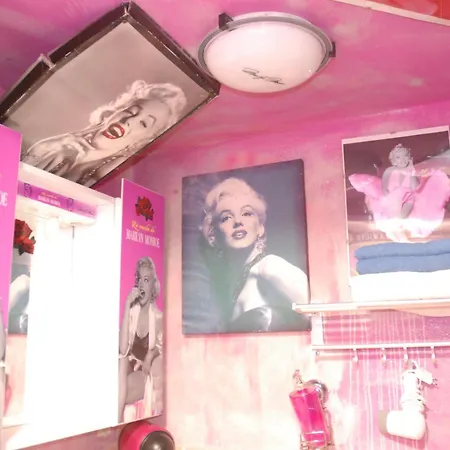 La Casita De Marilyn Airport & Guest house