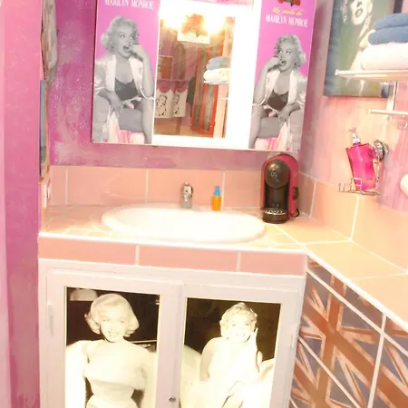 Guest house La Casita De Marilyn Airport &