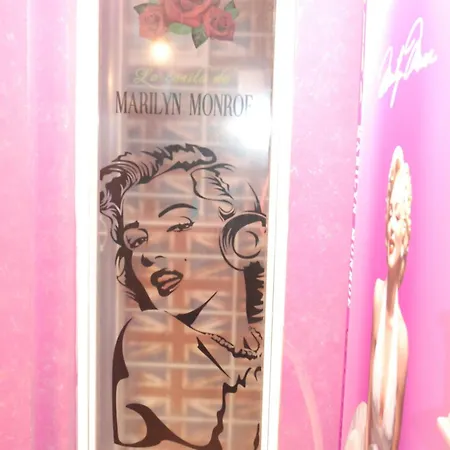 Guest house La Casita De Marilyn Airport & *